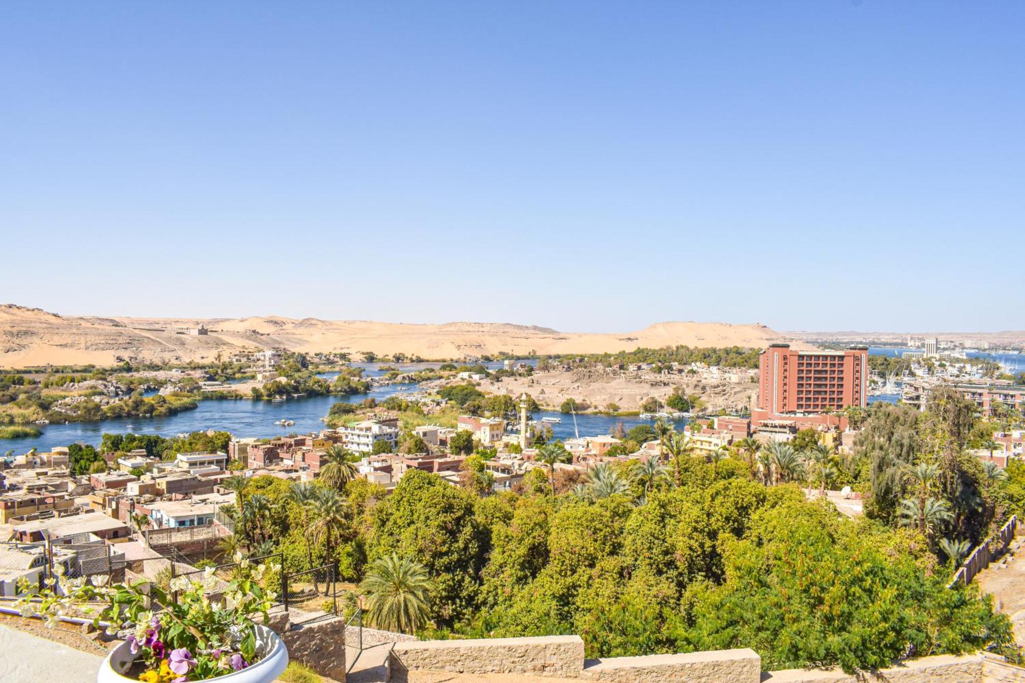 Basma Executive Club Hotel Aswan Exterior photo