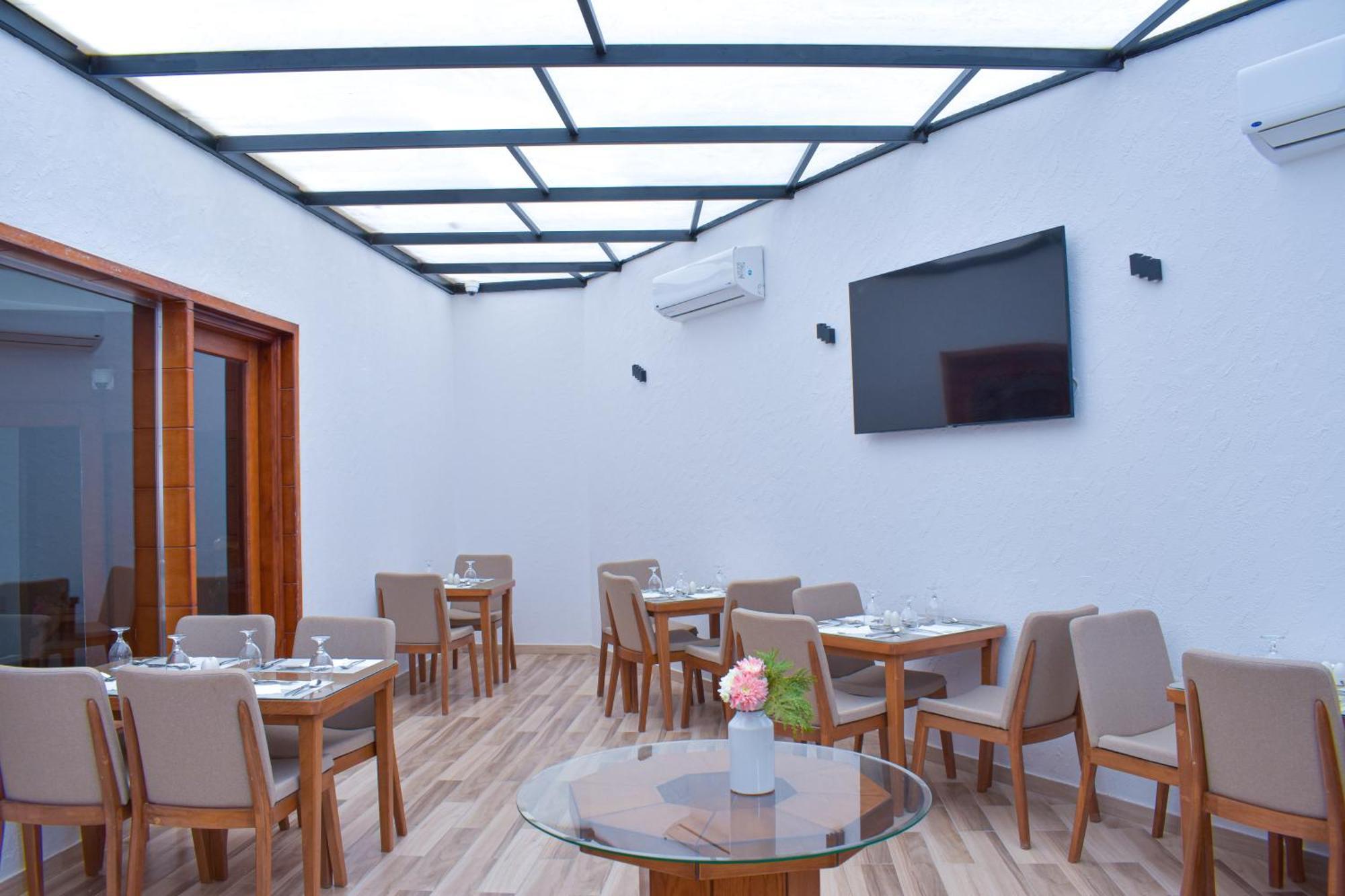 Basma Executive Club Hotel Aswan Exterior photo